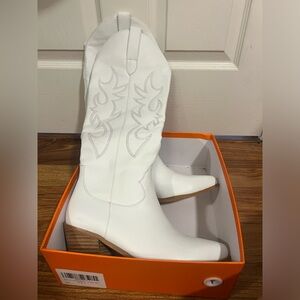 White Cowgirl Boots/Cowboy Boots Size 8 NEW